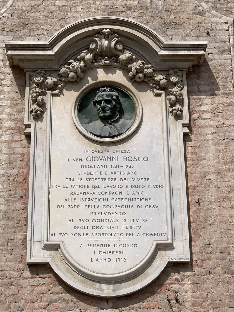 Placa comemorativa de Dom Bosco no centro histórico de Chieri