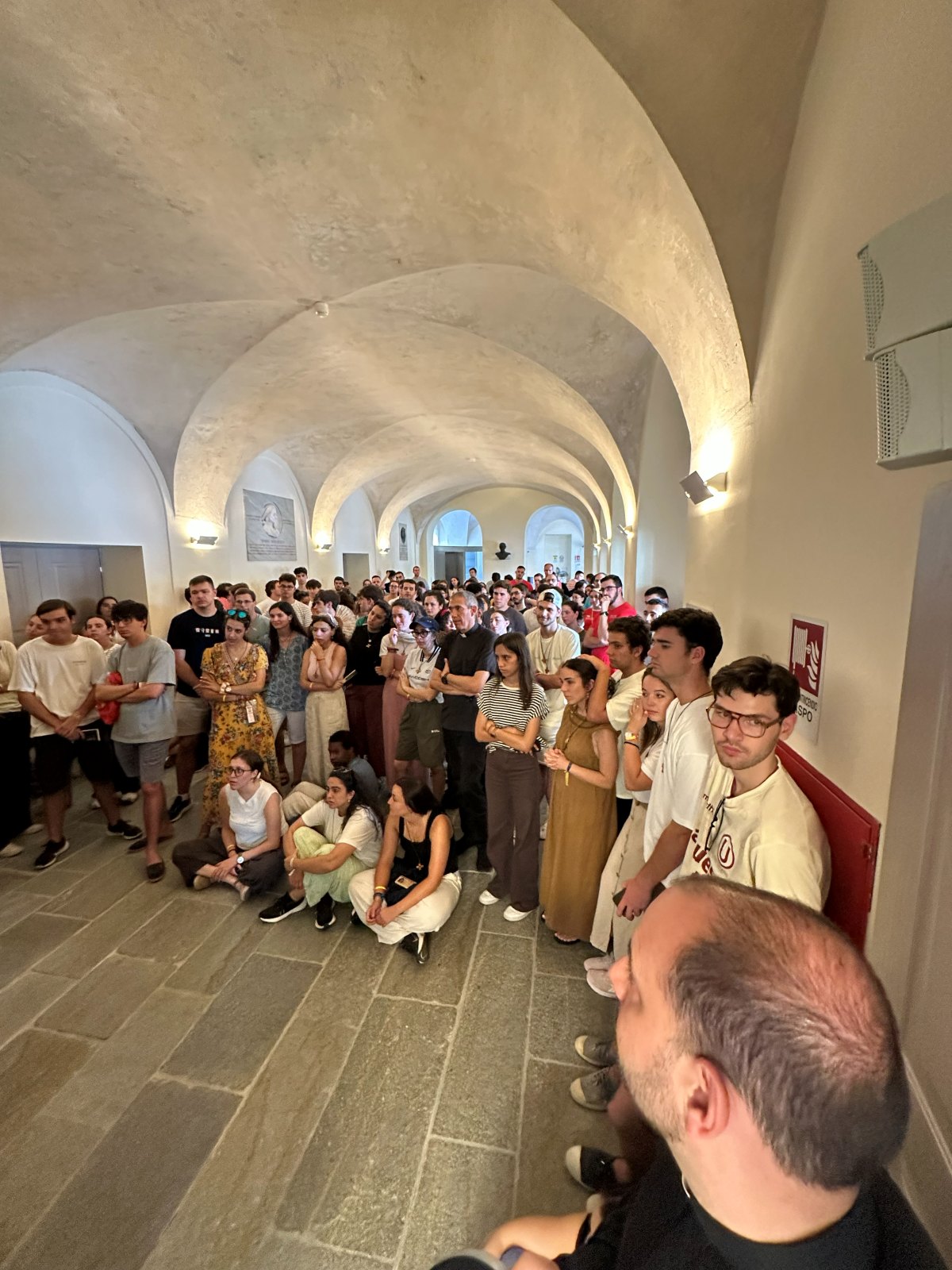 Grupo de visitantes no percurso do Museu Casa Dom Bosco
