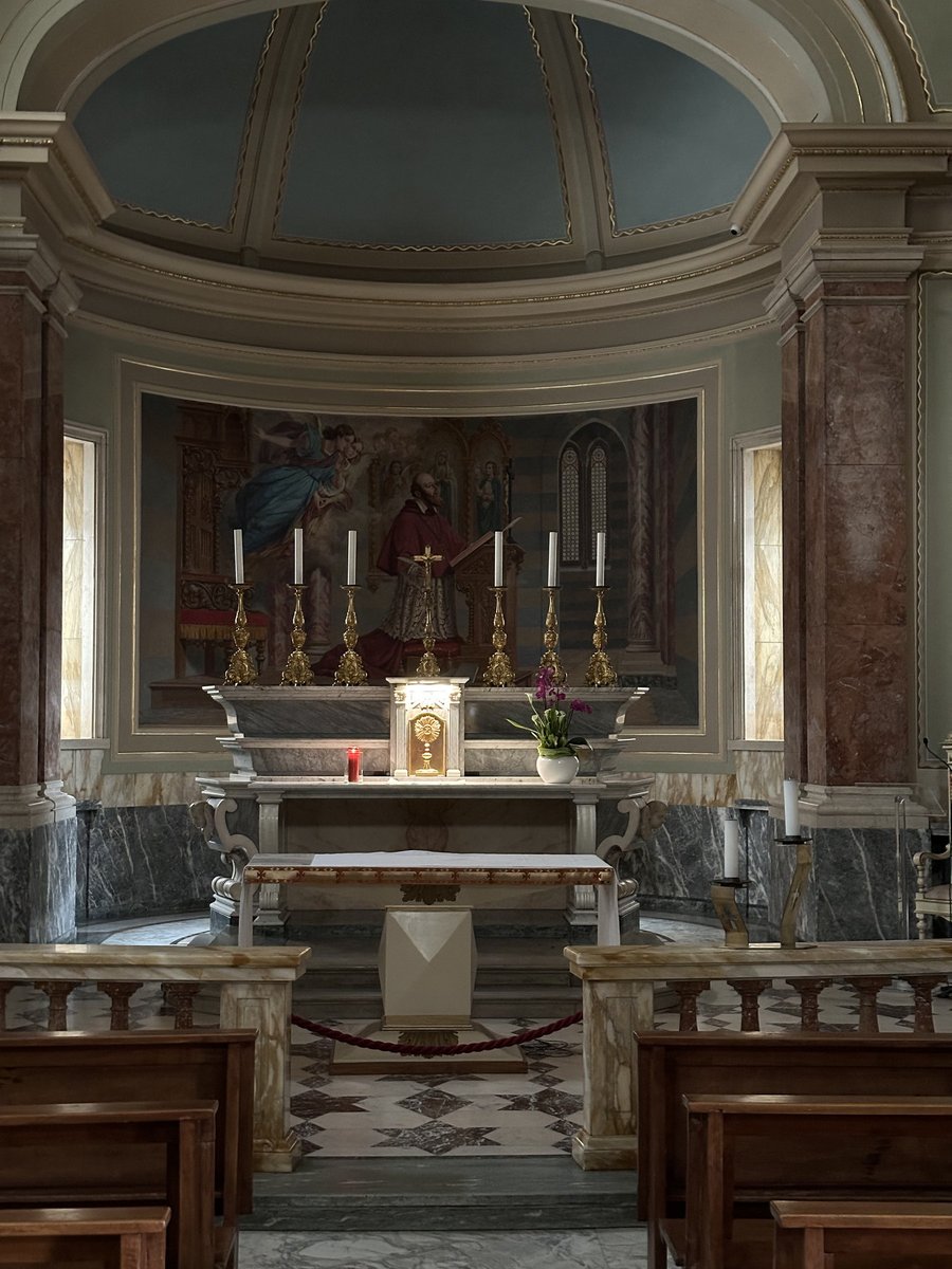 Altar da igreja de São Francisco de Sales